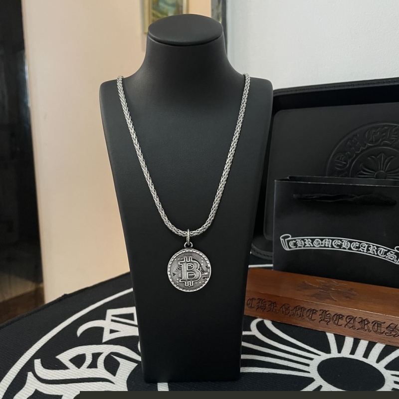 Ch**me He**ts necklaces